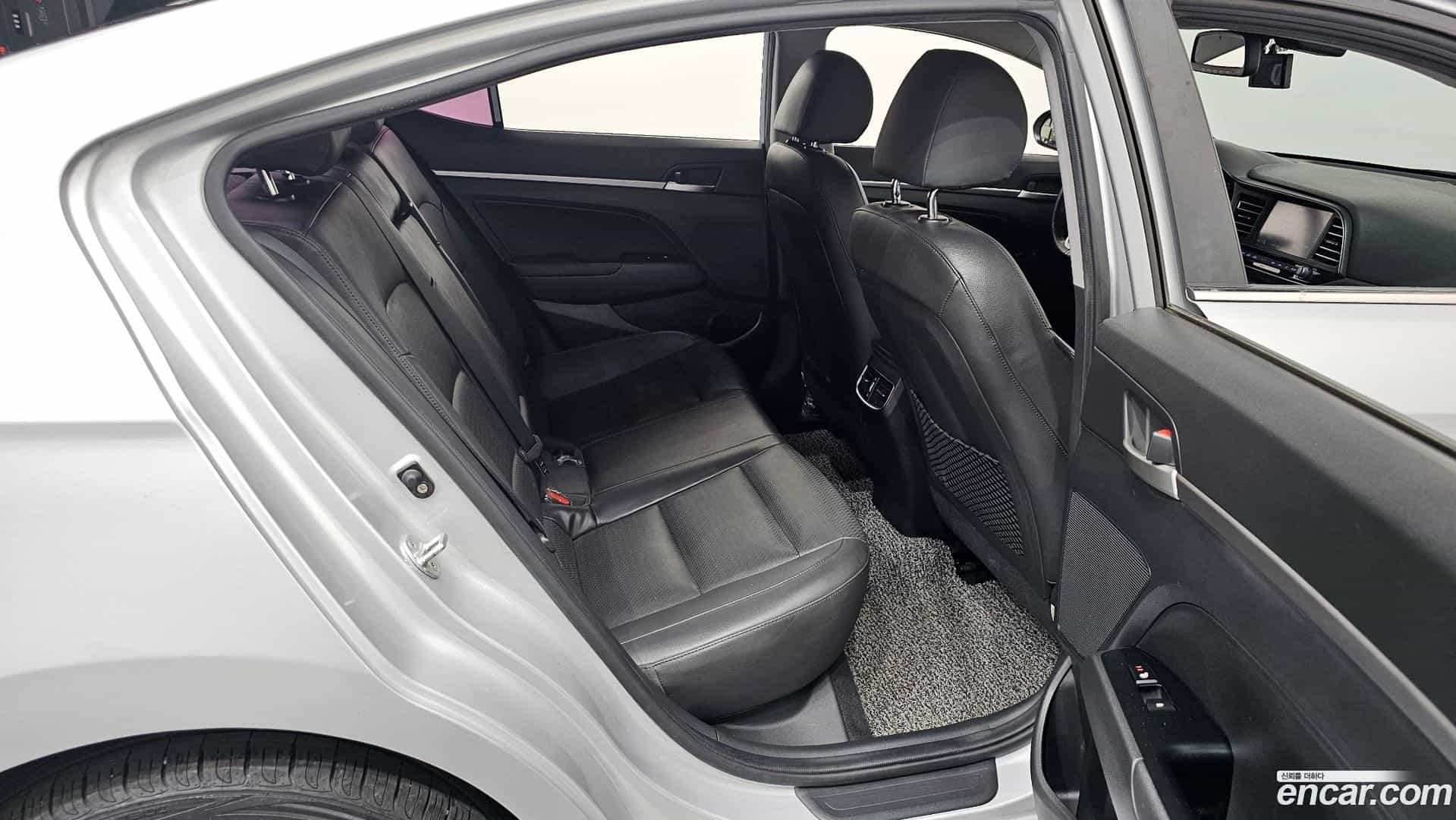 AVANTE Hyundai 2019.3-OPTION-015