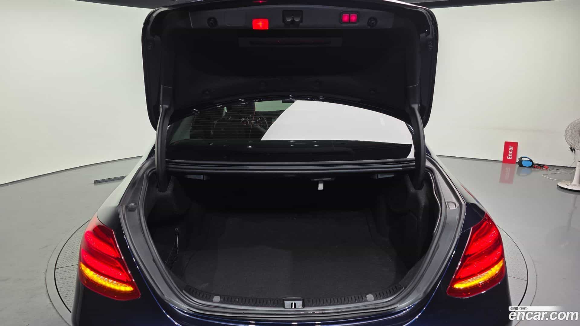 E-Class Mercedes-Benz 2019.2-OPTION-024