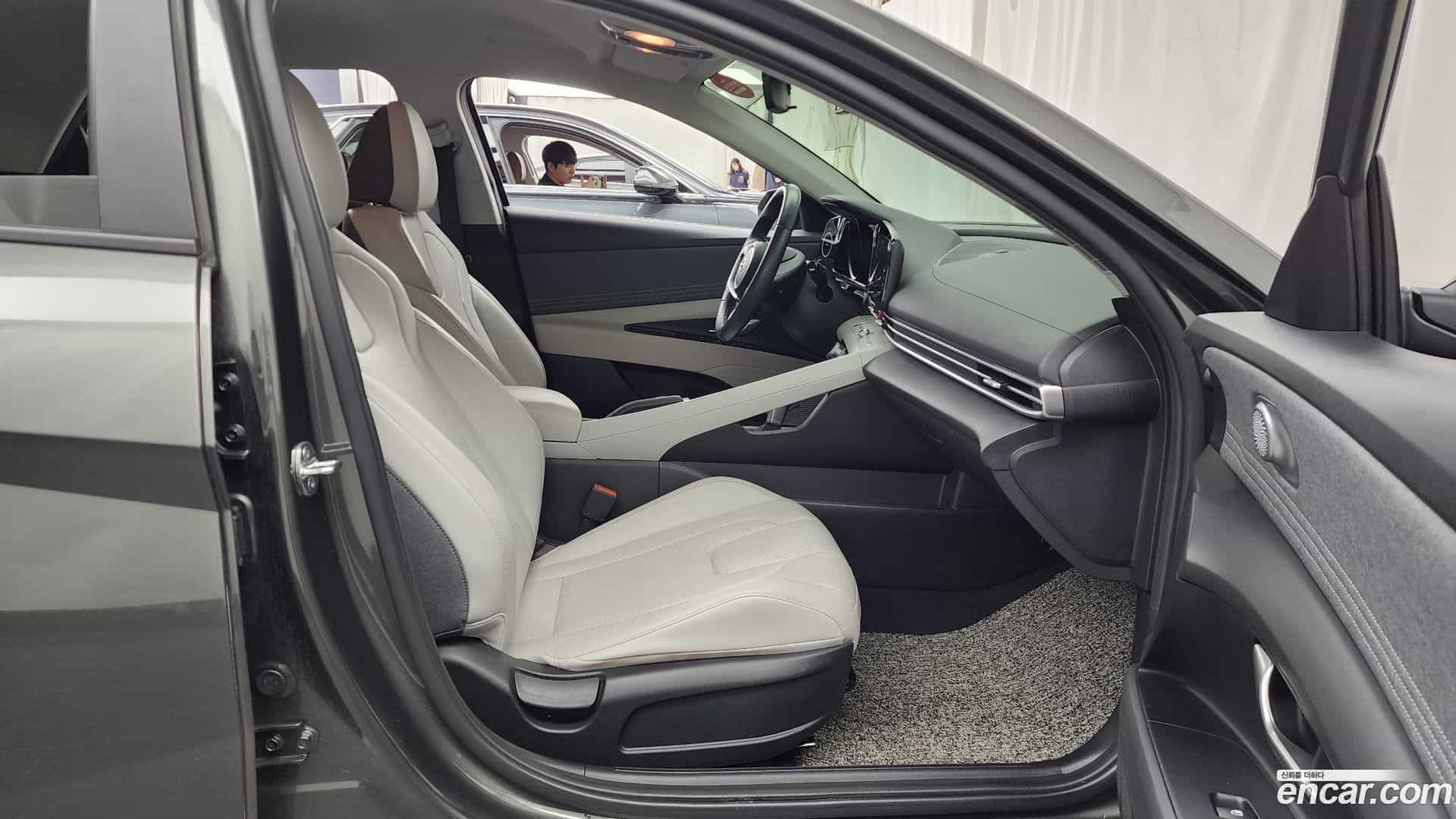 AVANTE Hyundai 2020.4-OPTION-015