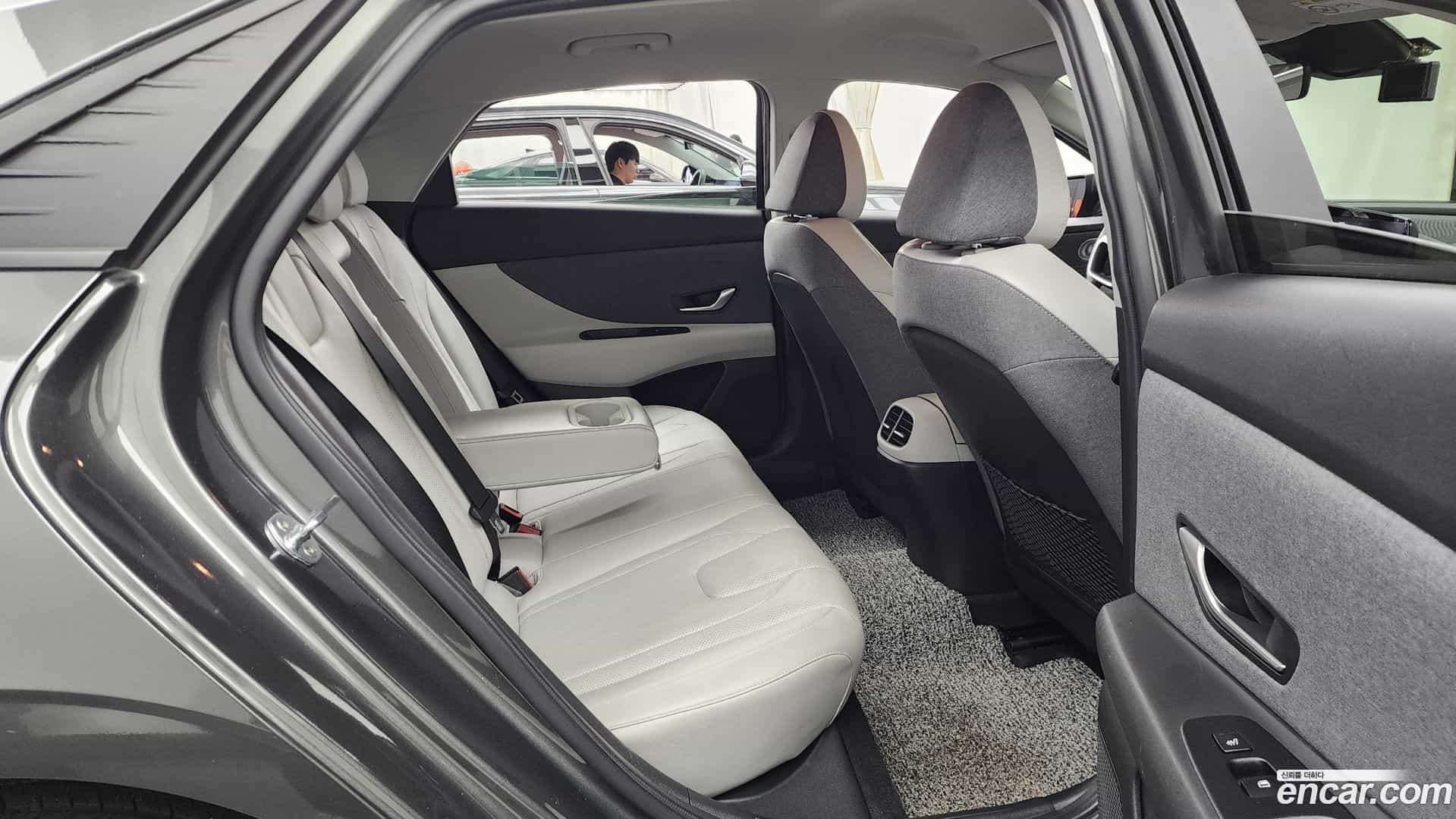 AVANTE Hyundai 2020.4-OPTION-016