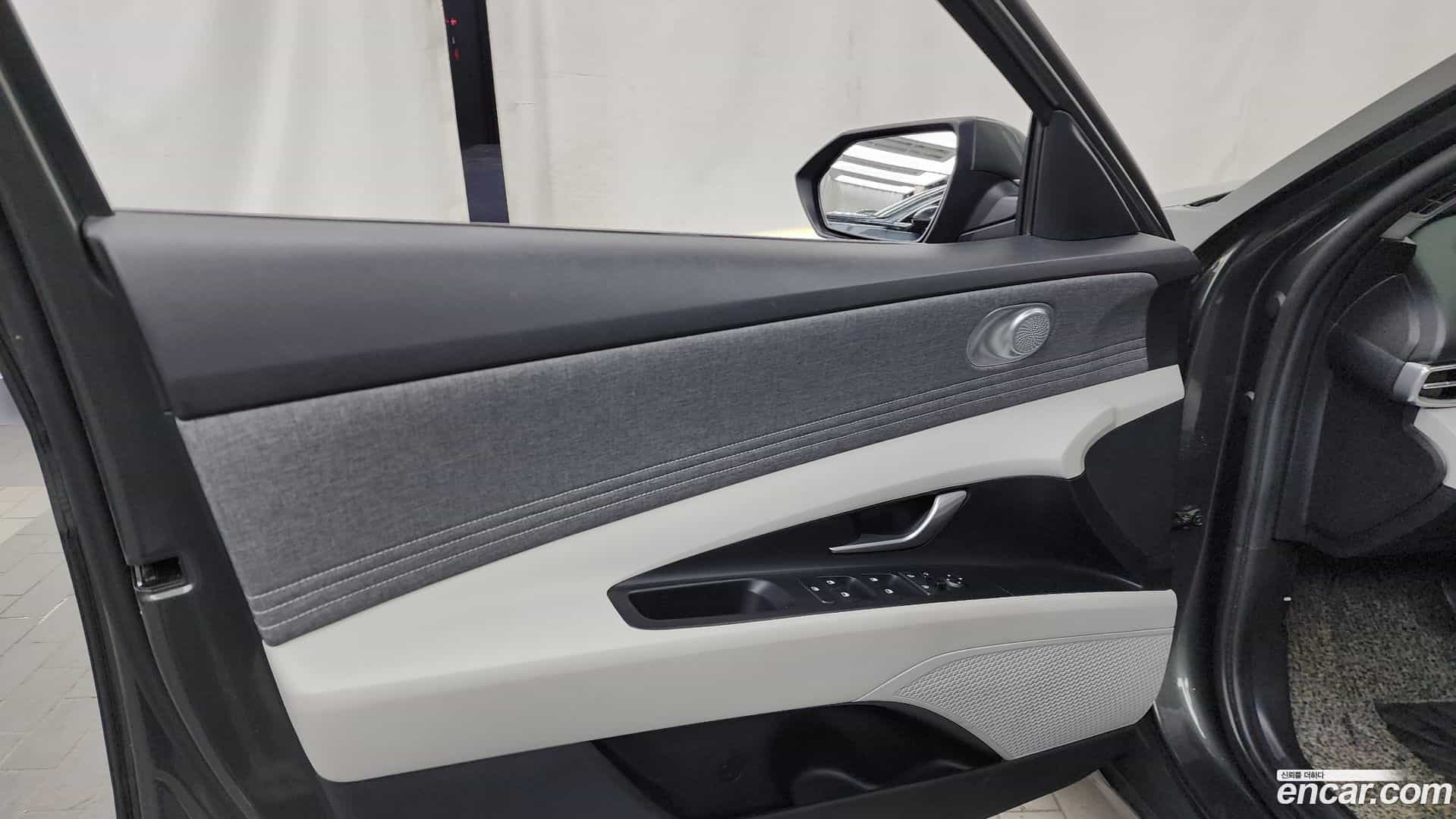 AVANTE Hyundai 2020.4-INNER-034