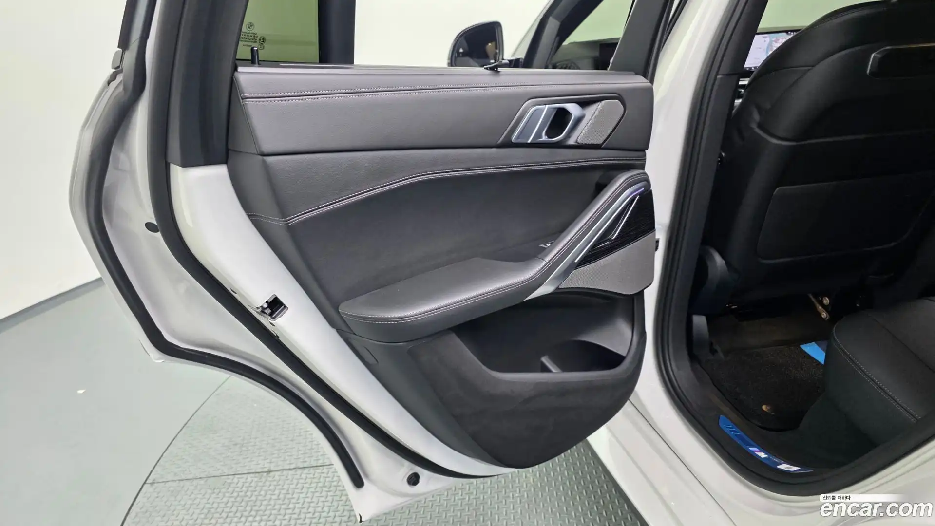 X6 BMW 2023.11-INNER-035