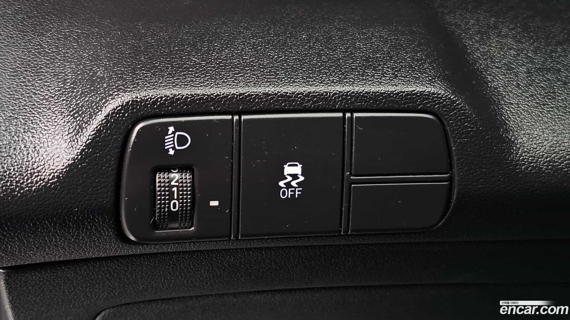 AVANTE Hyundai 2024.8-OPTION-040