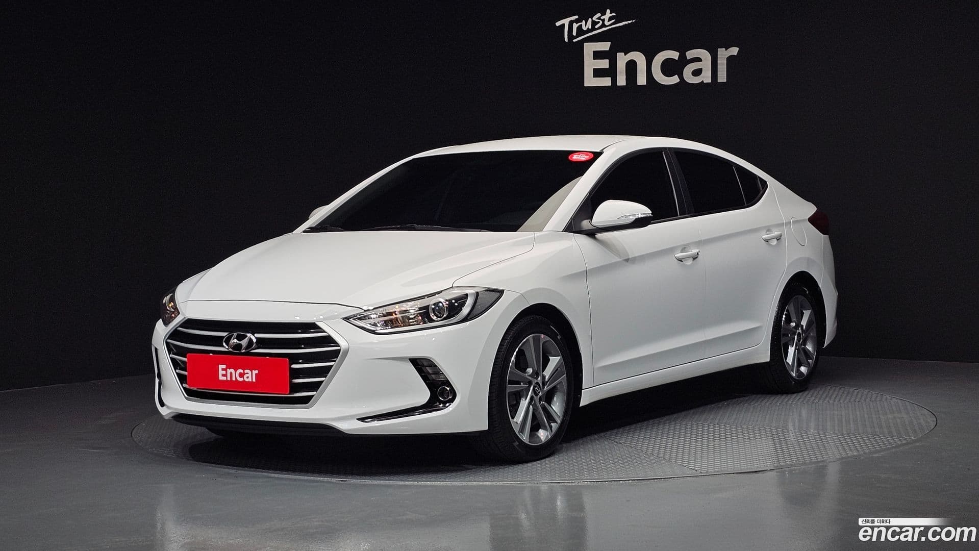 Main__Slider__Photo:AVANTE Hyundai 2018.8-0