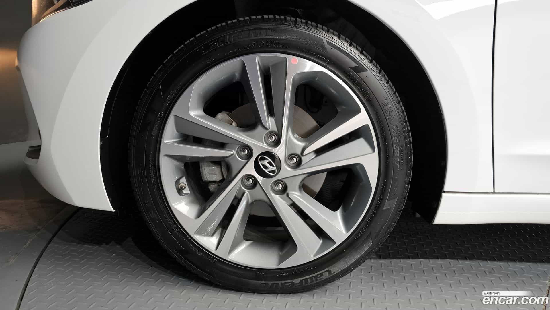 AVANTE Hyundai 2018.8-OUTER-005