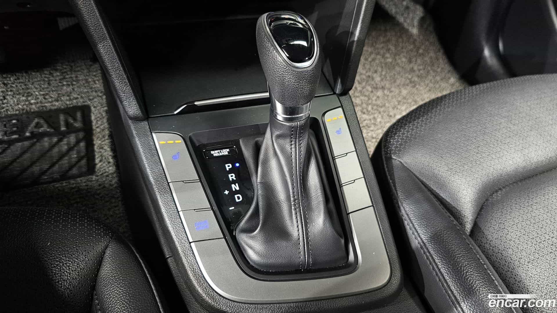 AVANTE Hyundai 2018.8-INNER-009