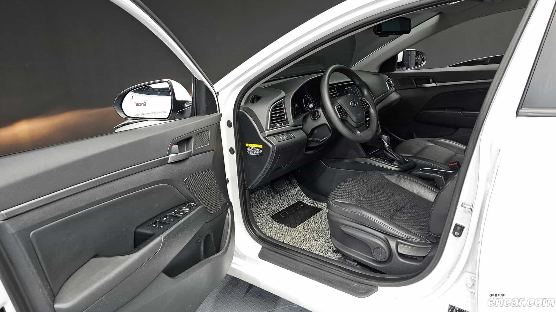 AVANTE Hyundai 2018.8-INNER-010