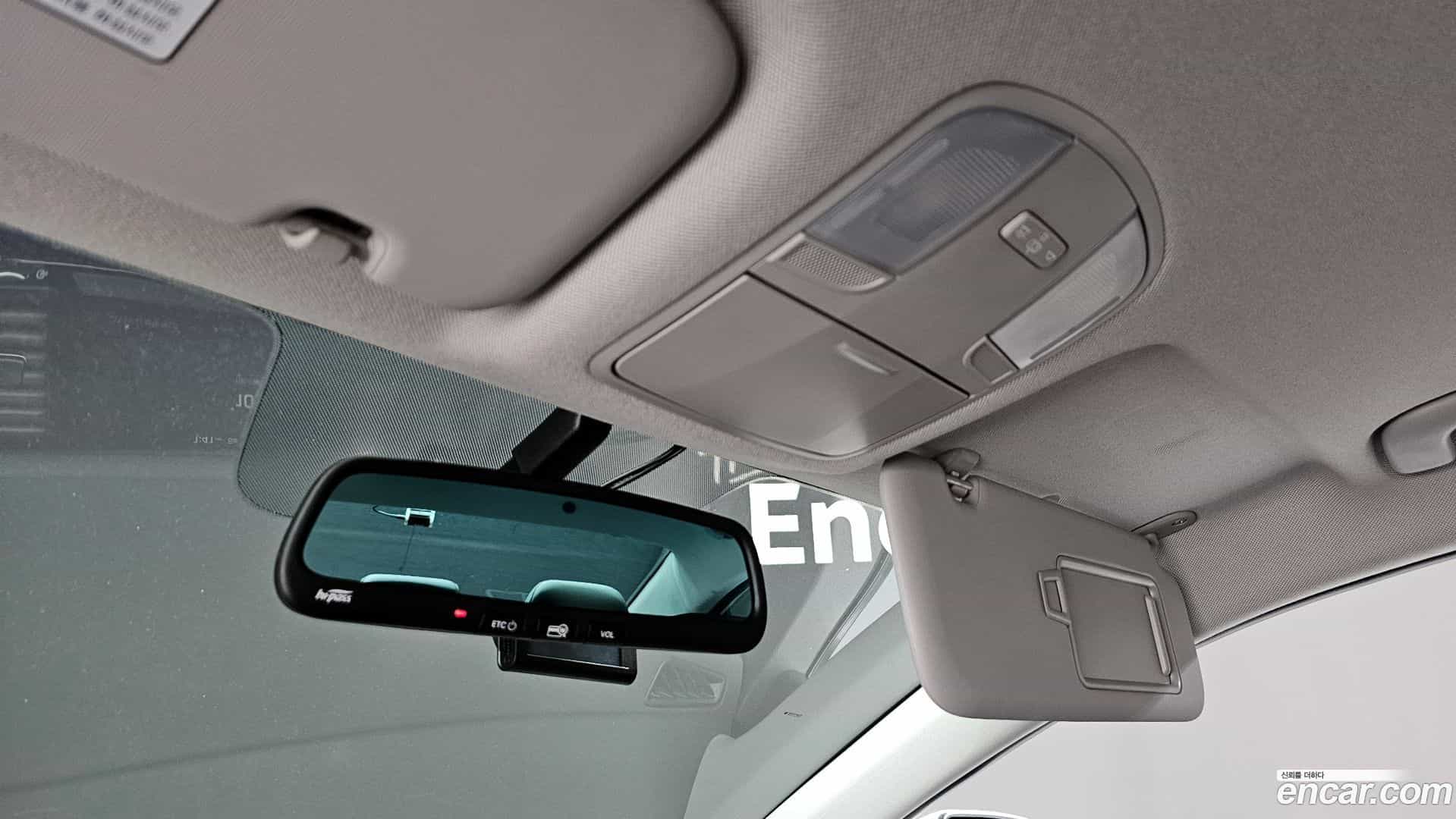 AVANTE Hyundai 2018.8-OPTION-024