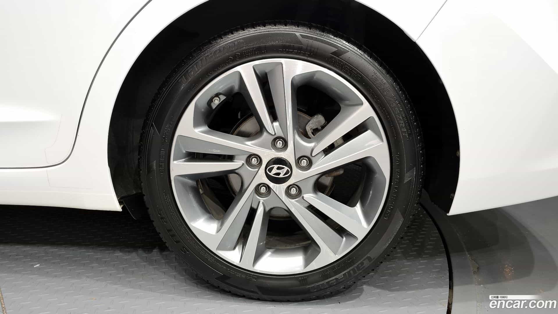 AVANTE Hyundai 2018.8-OUTER-031