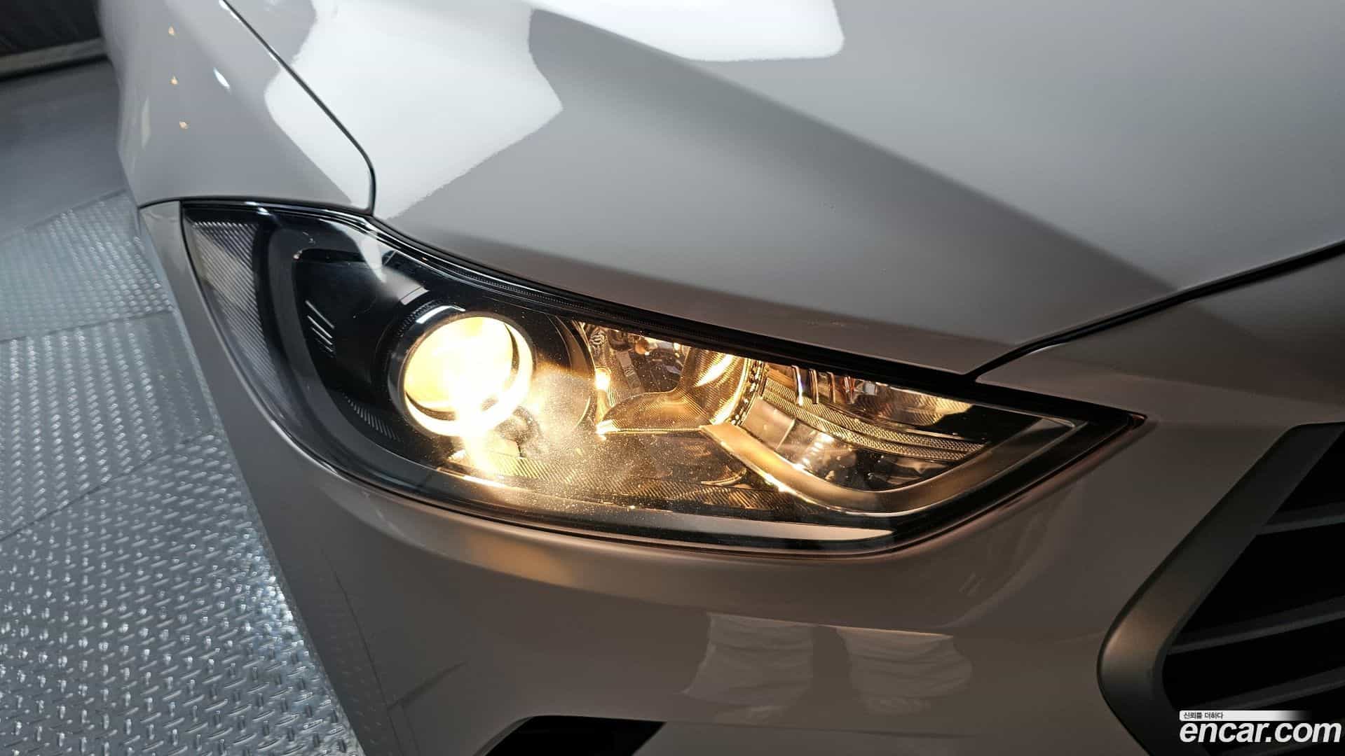 AVANTE Hyundai 2018.8-OUTER-032