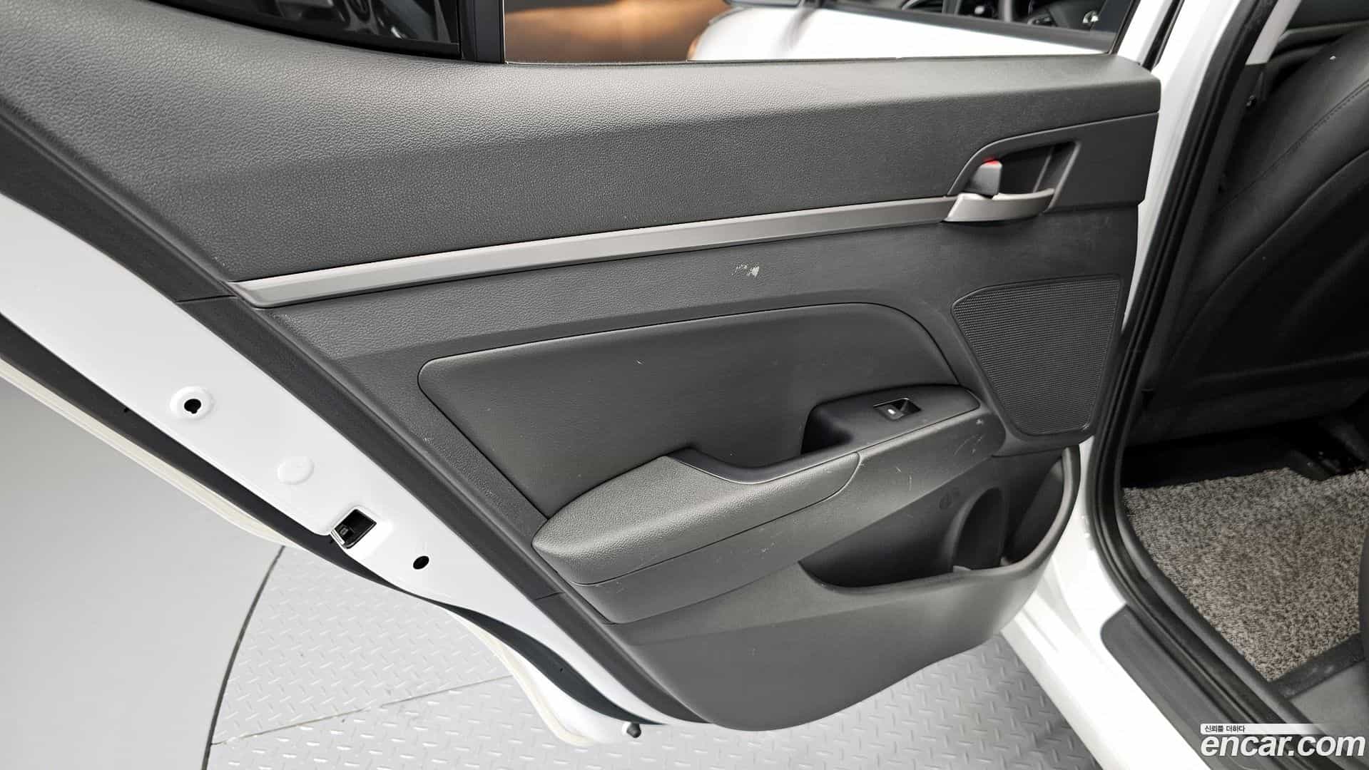 AVANTE Hyundai 2018.8-INNER-035