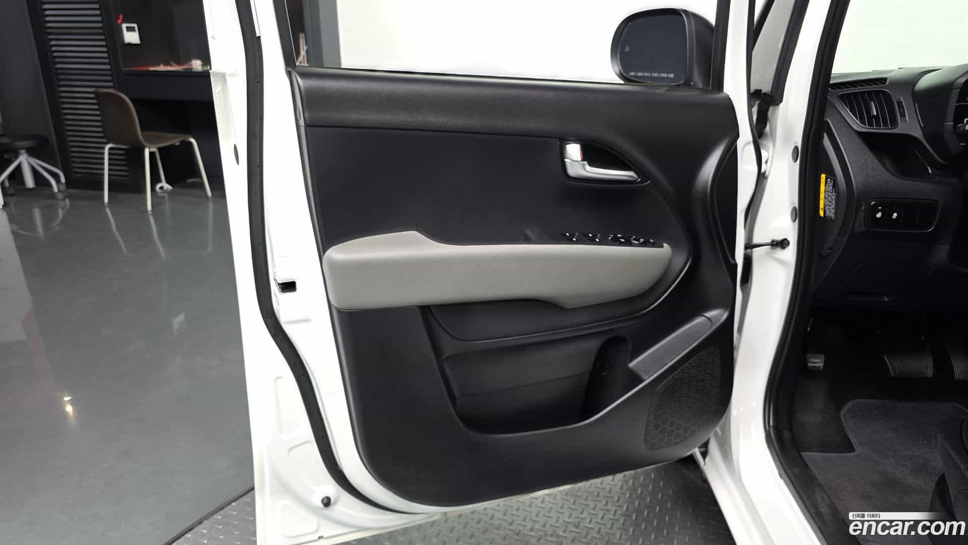 RAY Kia 2023.4-INNER-034