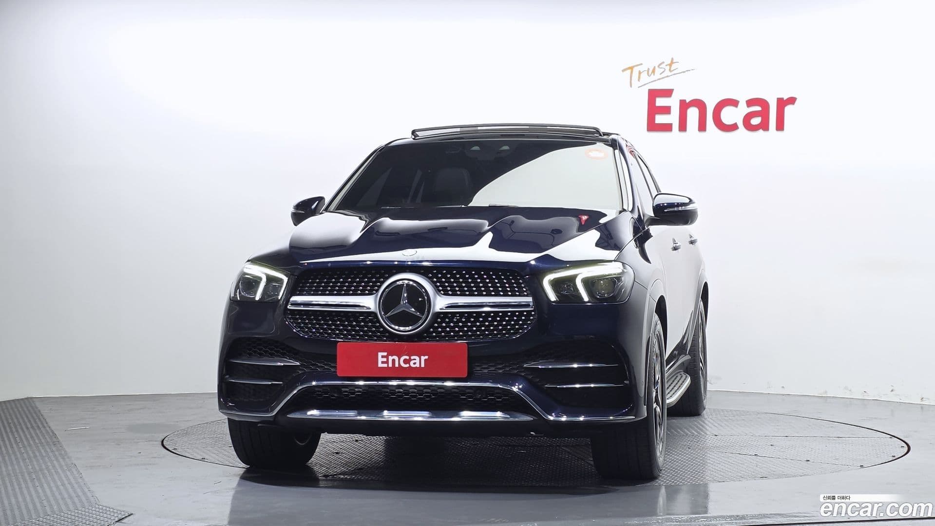 Main__Slider__Photo:GLE-Class Mercedes-Benz 2021.1-0