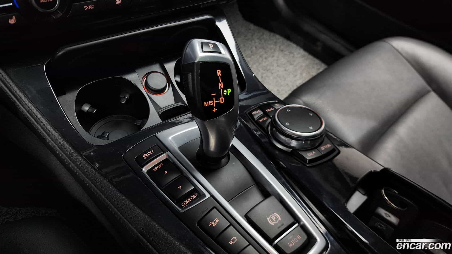 5-Series BMW 2015.11-INNER-009