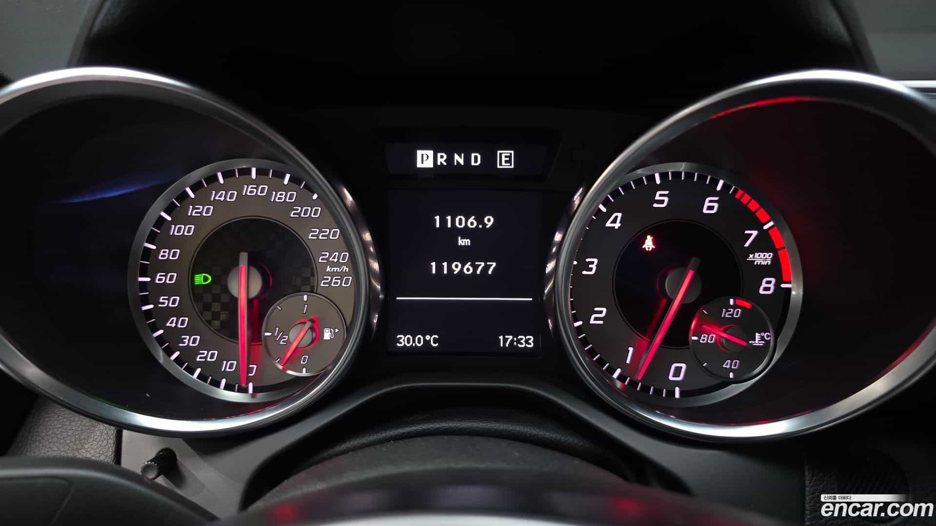 SLK-Class Mercedes-Benz 2013.3-INNER-008