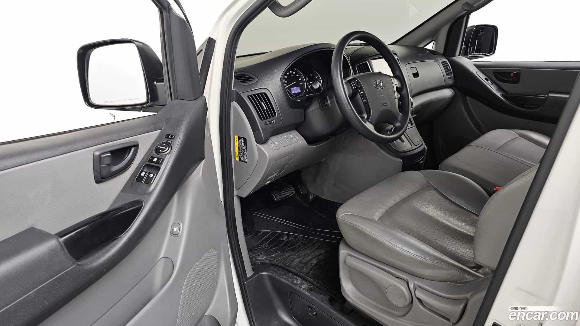 Starex Hyundai 2020.0-INNER-010
