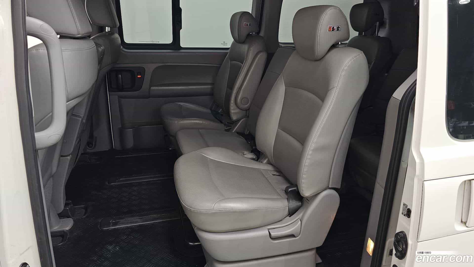 Starex Hyundai 2020.0-OPTION-015
