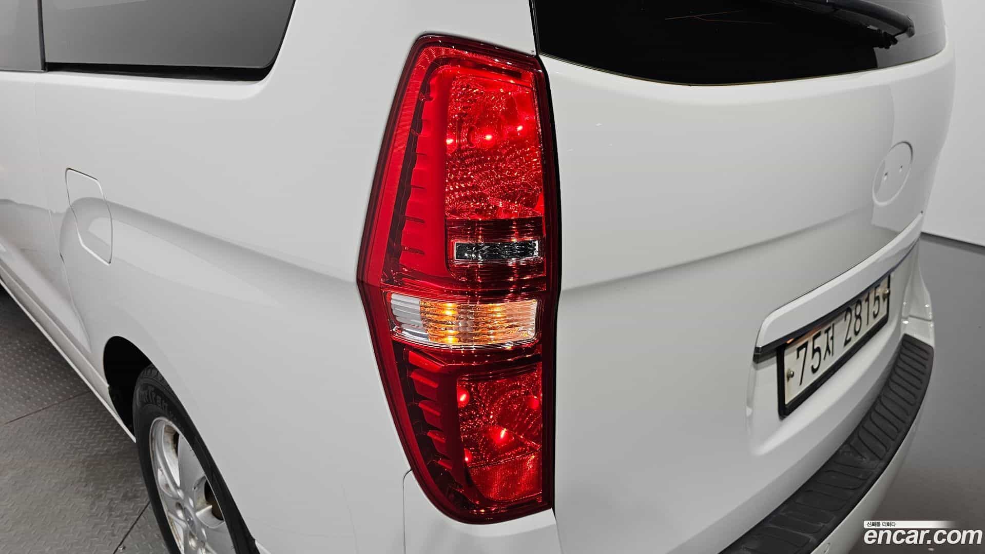 Starex Hyundai 2020.0-OUTER-033