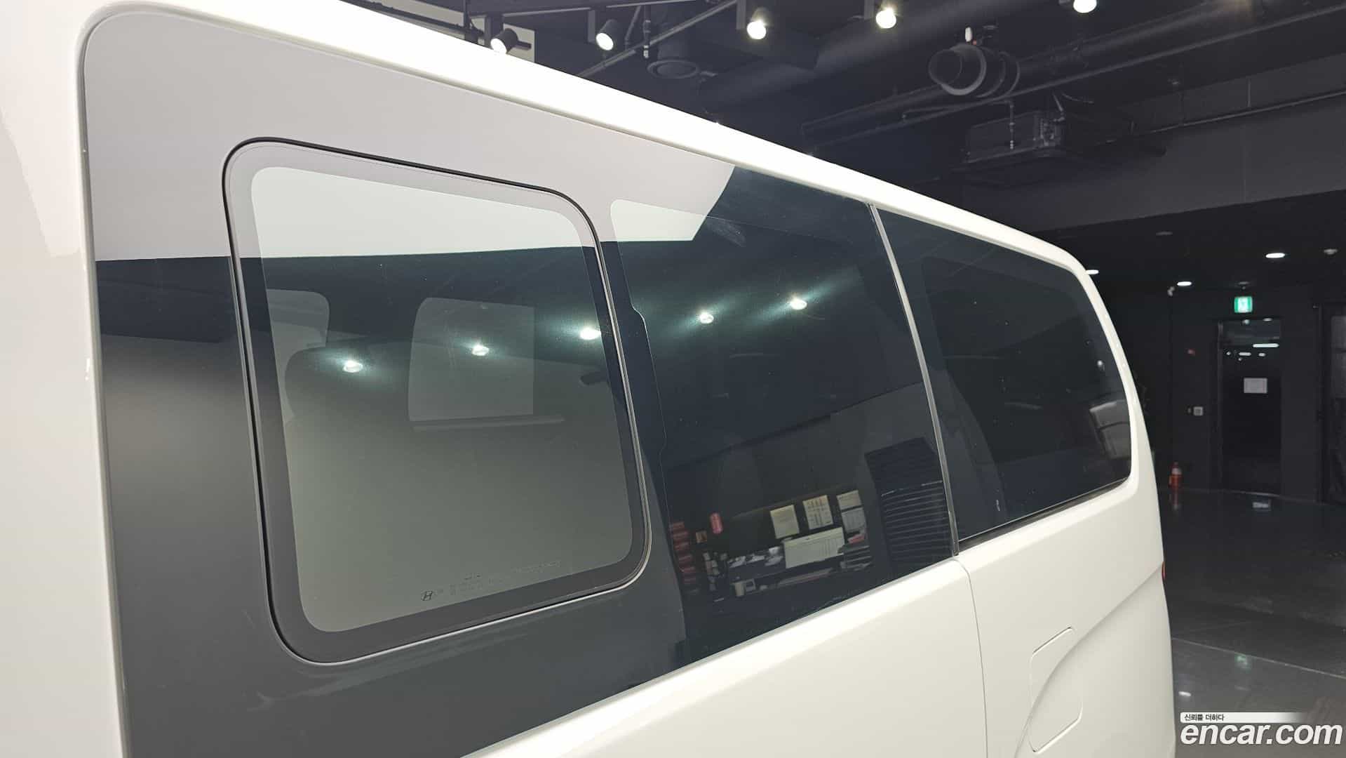 Starex Hyundai 2020.0-OPTION-043