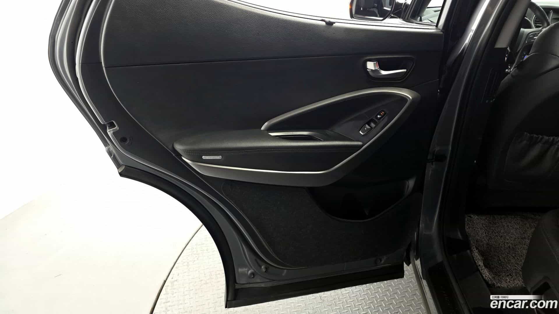Santafe Hyundai 2018.1-INNER-035