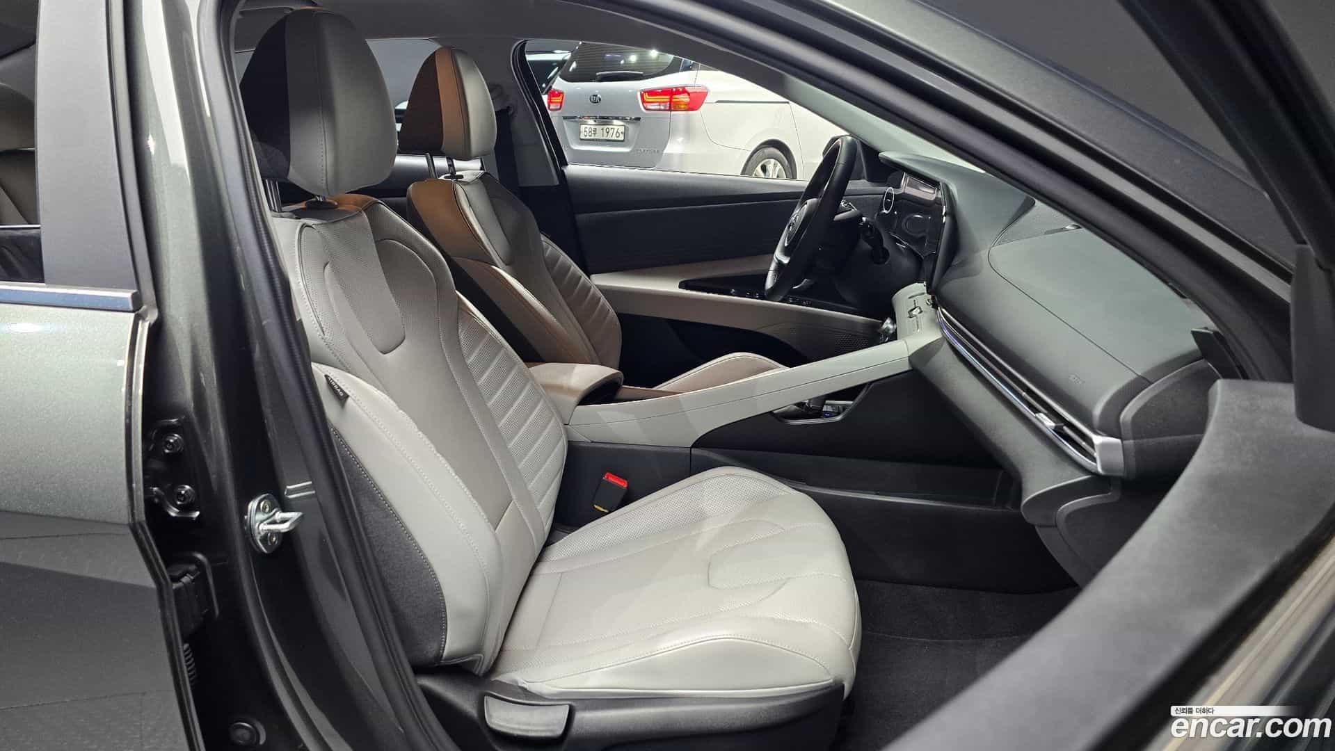 AVANTE Hyundai 2020.4-INNER-010