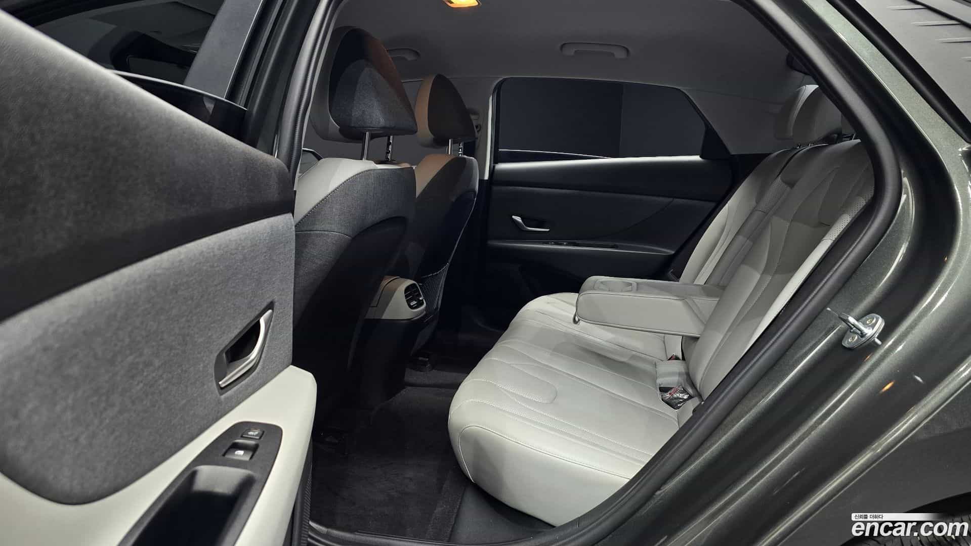 AVANTE Hyundai 2020.4-OPTION-016