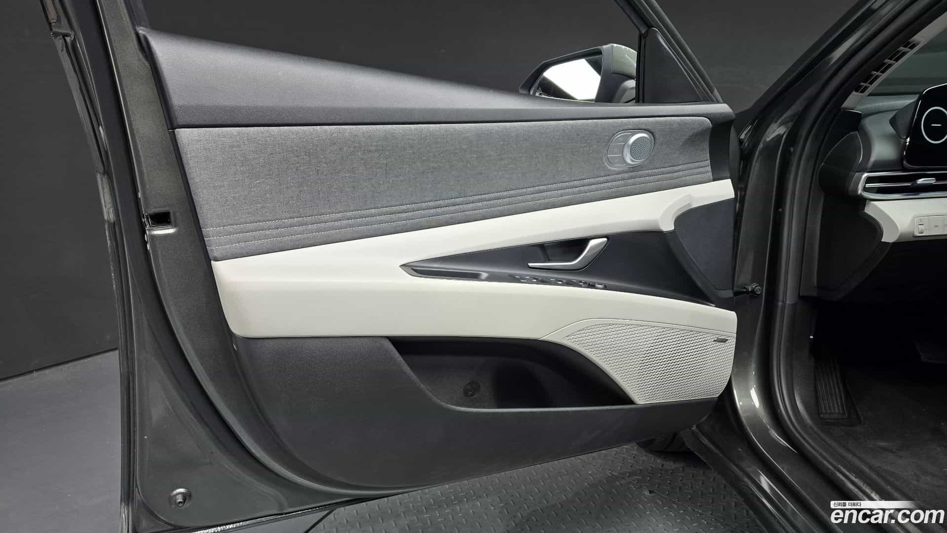 AVANTE Hyundai 2020.4-INNER-034