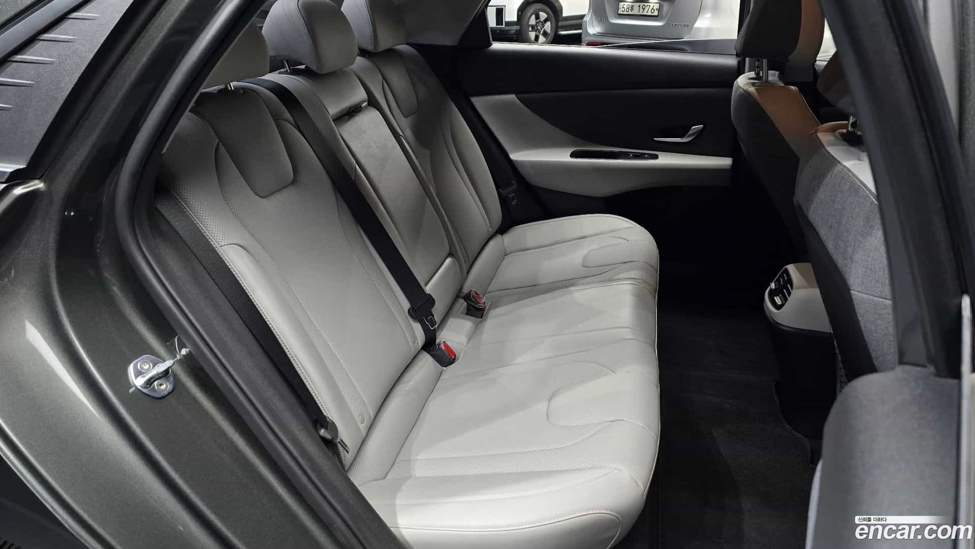 AVANTE Hyundai 2020.4-INNER-036