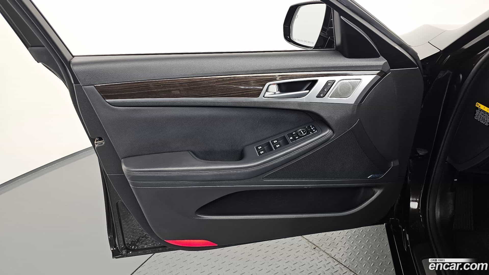 G80 Genesis 2018.3-INNER-034