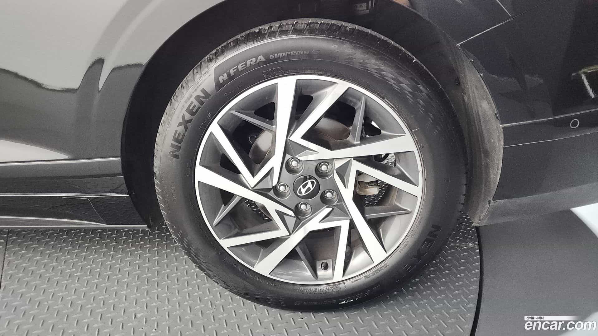 Grandeur Hyundai 2023.0-OUTER-031