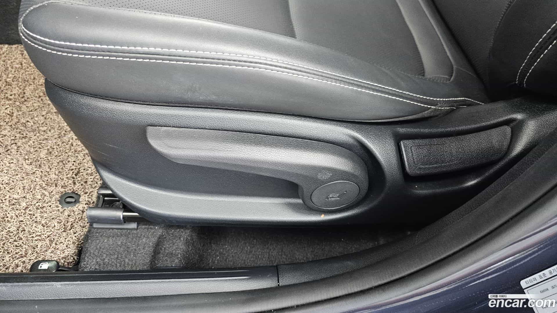 Venue Hyundai 2022.4-OPTION-042
