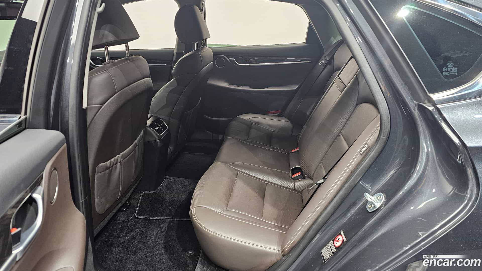 Grandeur Hyundai 2019.1-OPTION-015