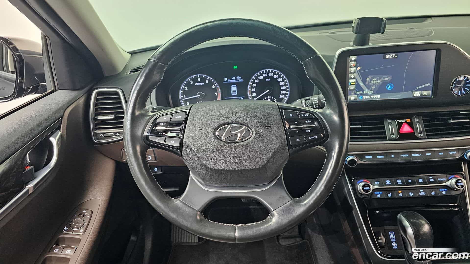 Grandeur Hyundai 2019.1-OPTION-016