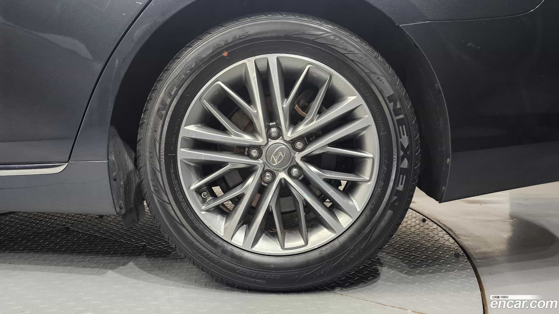Grandeur Hyundai 2019.1-OUTER-031