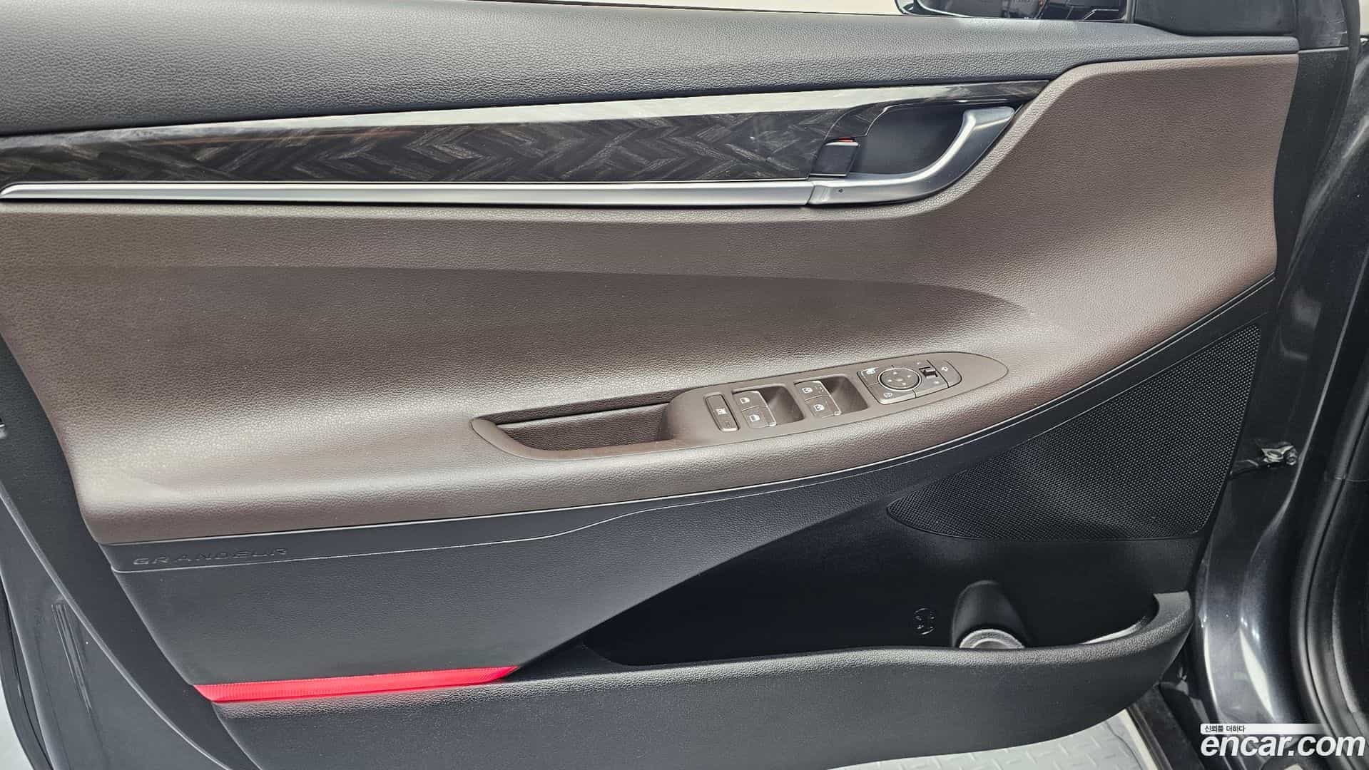 Grandeur Hyundai 2019.1-INNER-034