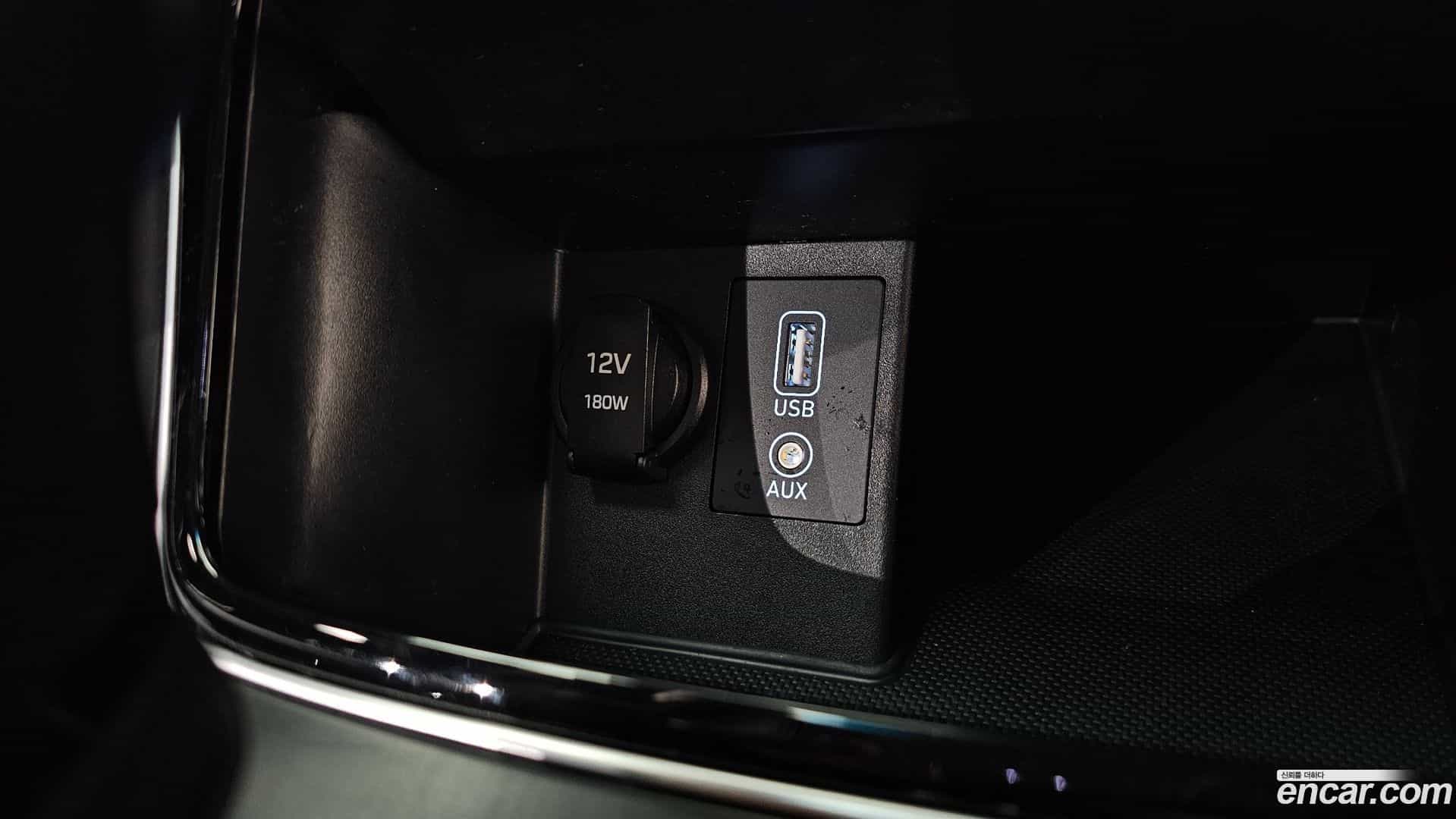 Grandeur Hyundai 2019.1-OPTION-043