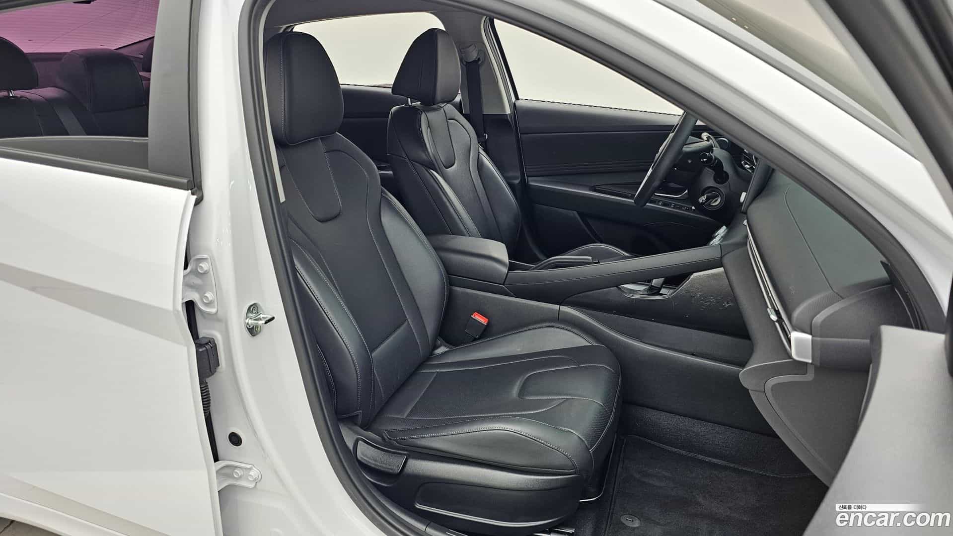 AVANTE Hyundai 2021.0-OPTION-015