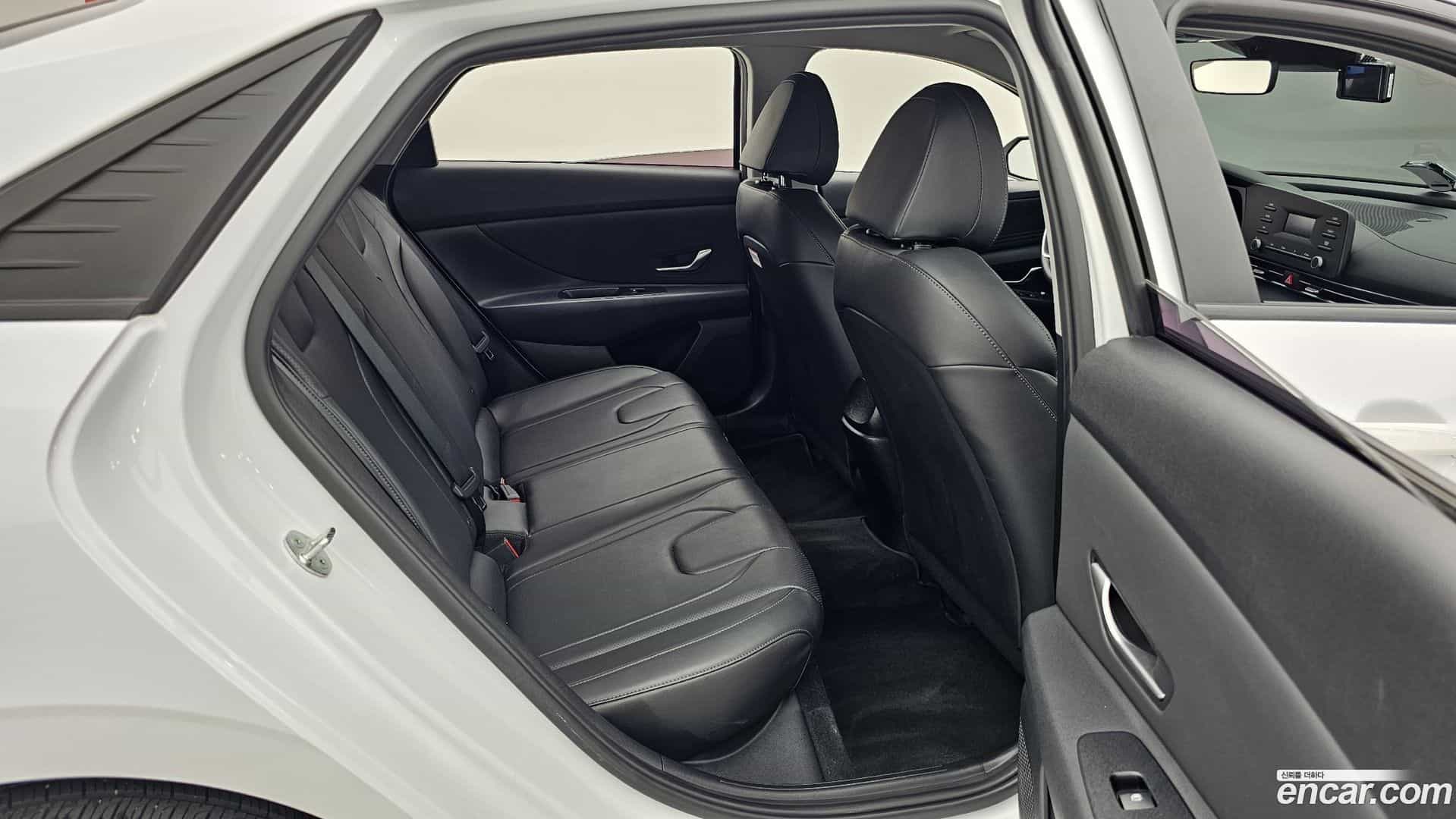 AVANTE Hyundai 2021.0-OPTION-016