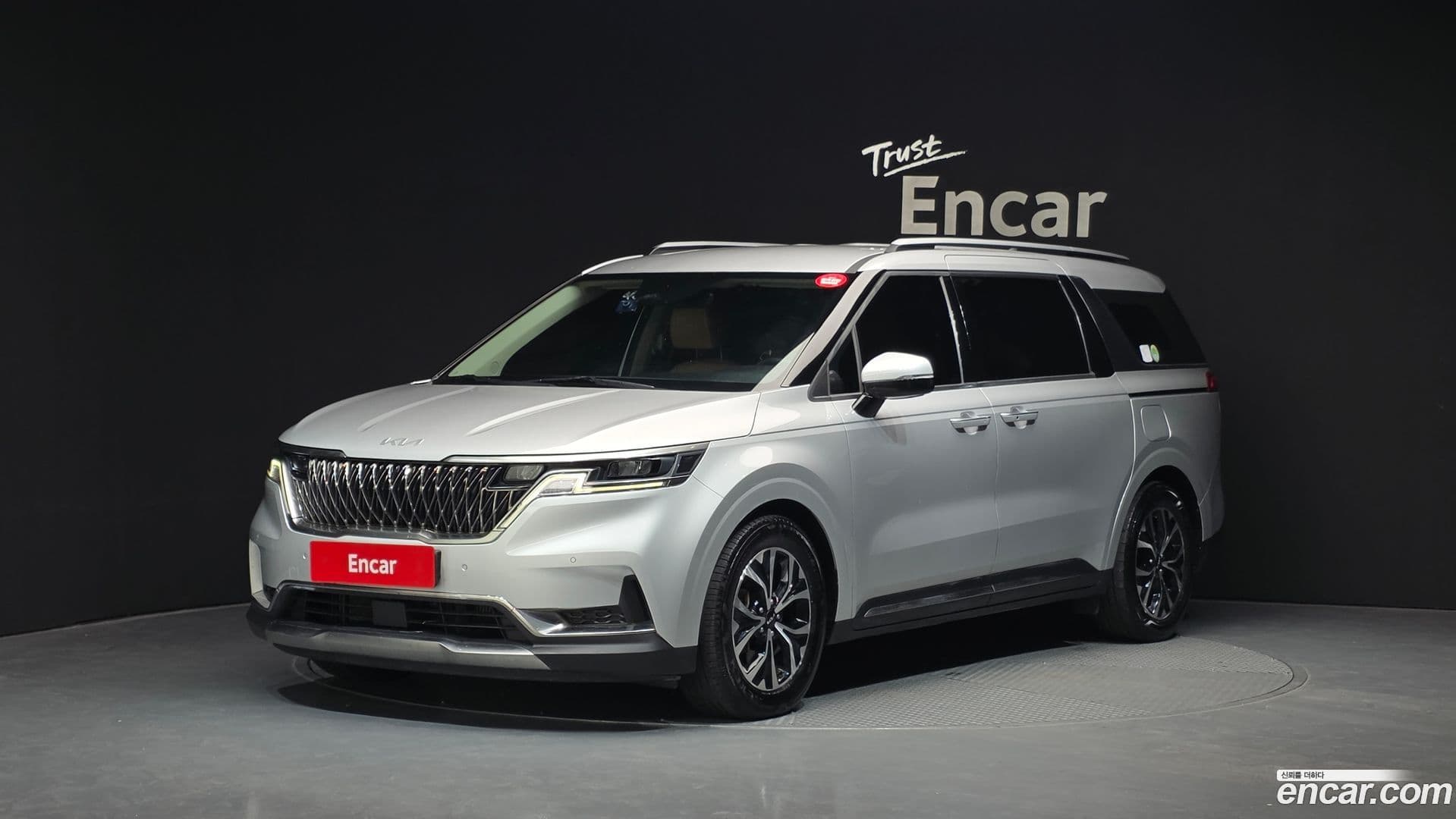 Main__Slider__Photo:Canival Kia 2022.2-0