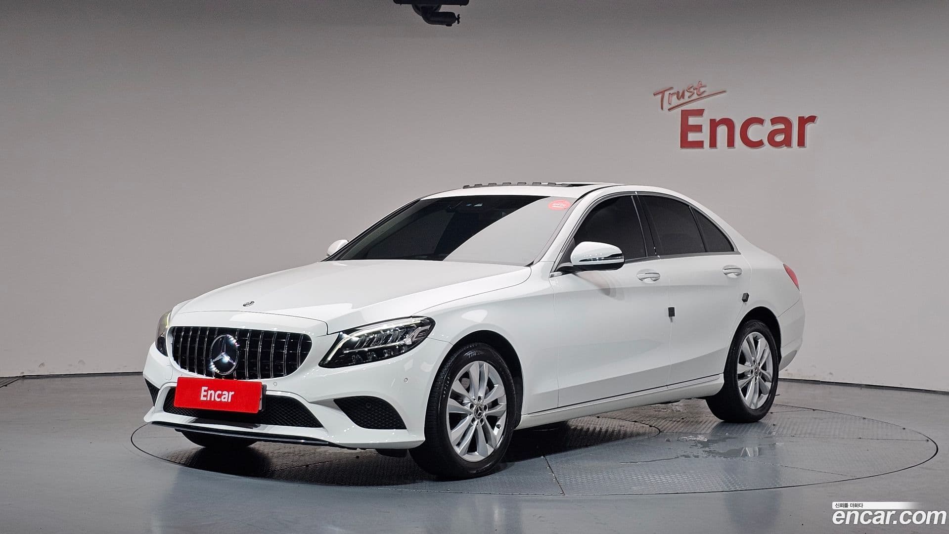 Main__Slider__Photo:C-Class Mercedes-Benz 2019.1-0