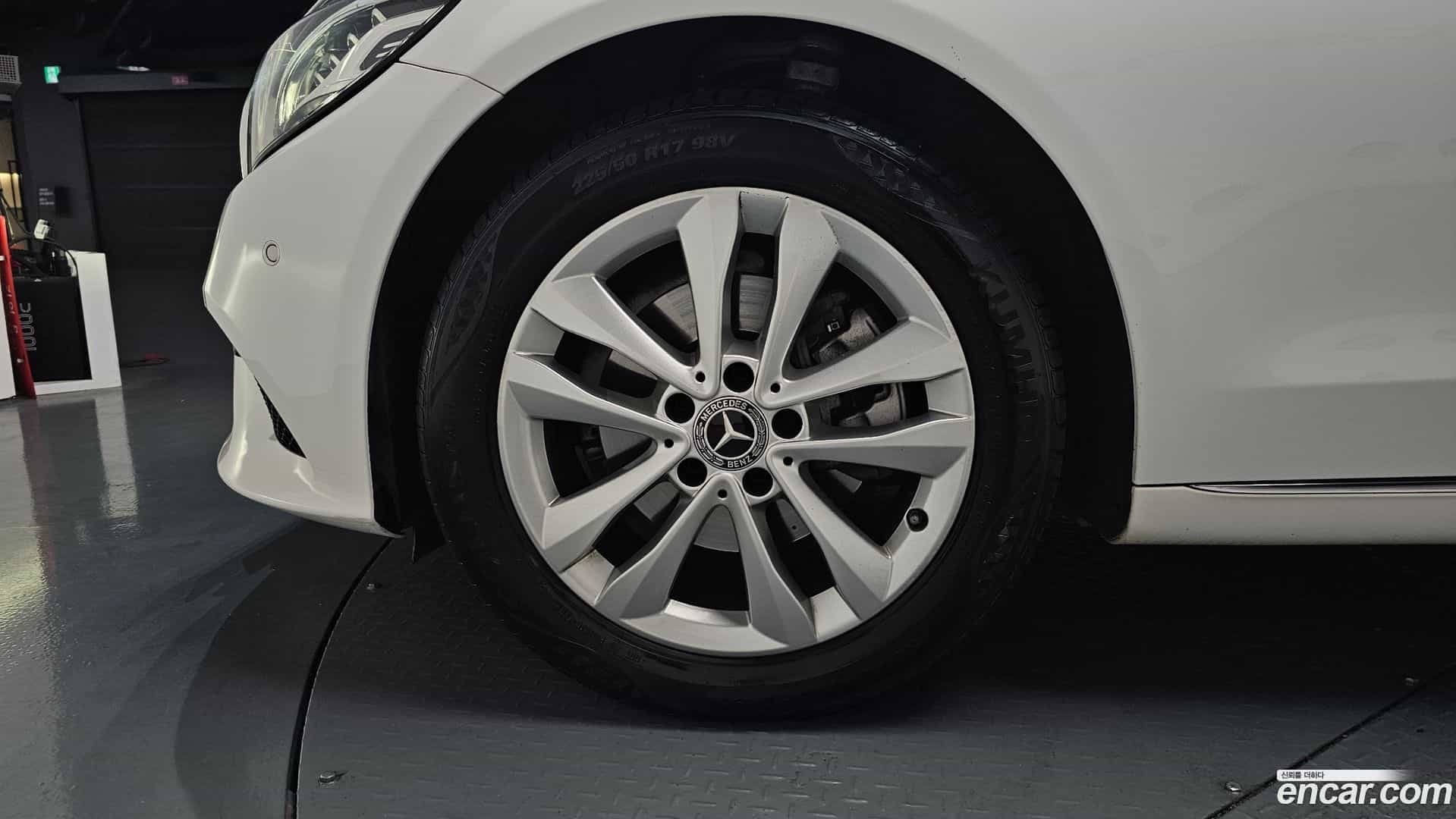 C-Class Mercedes-Benz 2019.1-OUTER-005