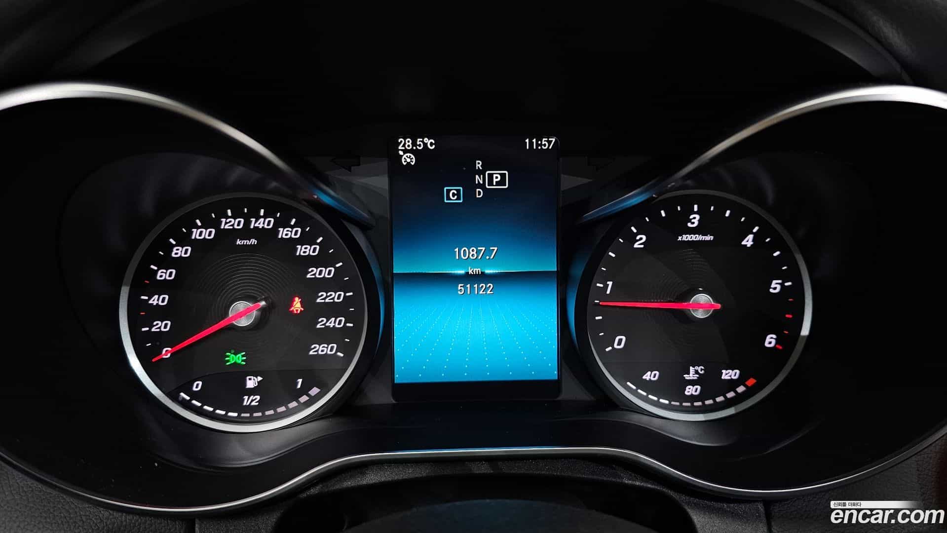 C-Class Mercedes-Benz 2019.1-INNER-008