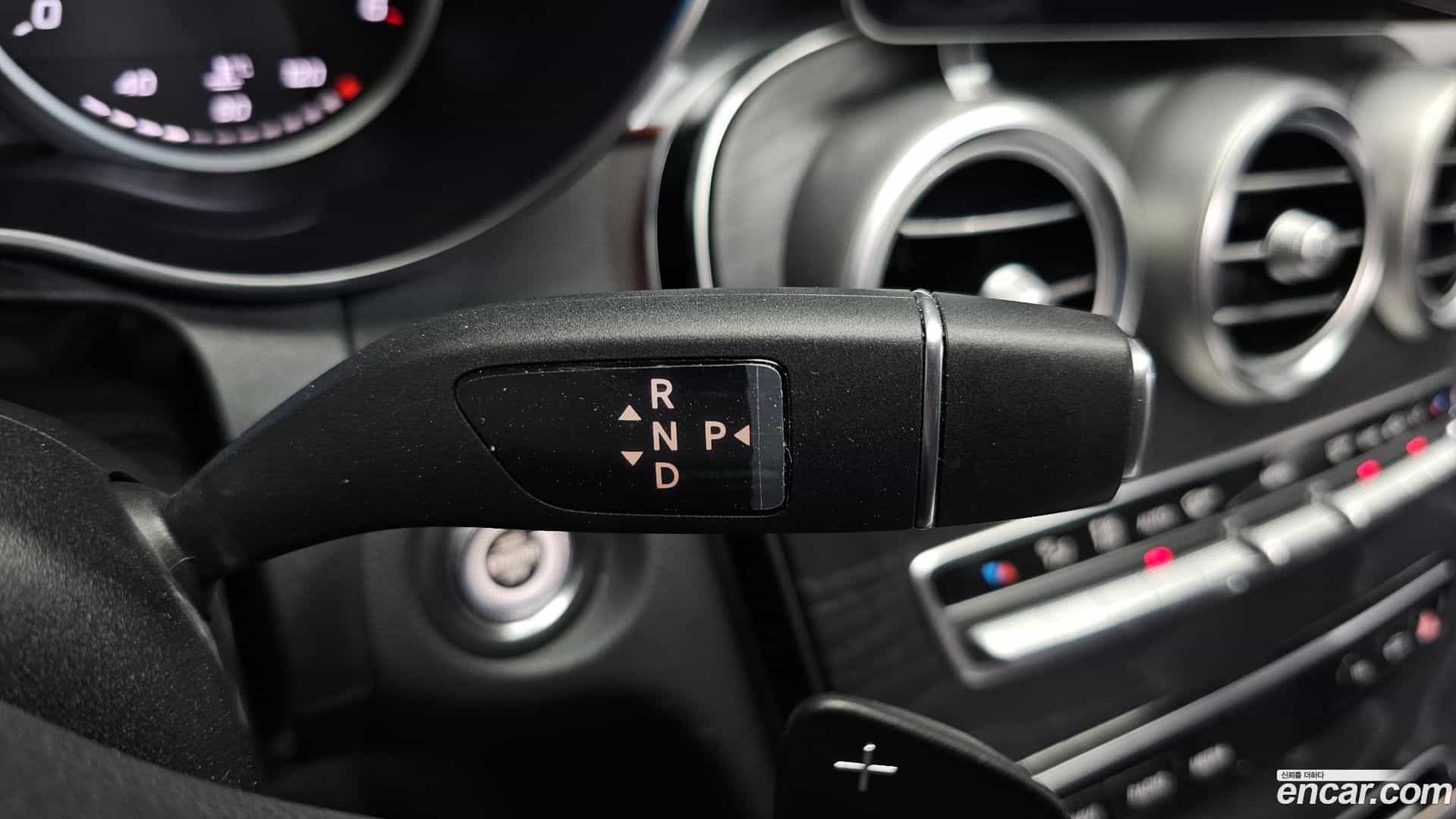 C-Class Mercedes-Benz 2019.1-INNER-009