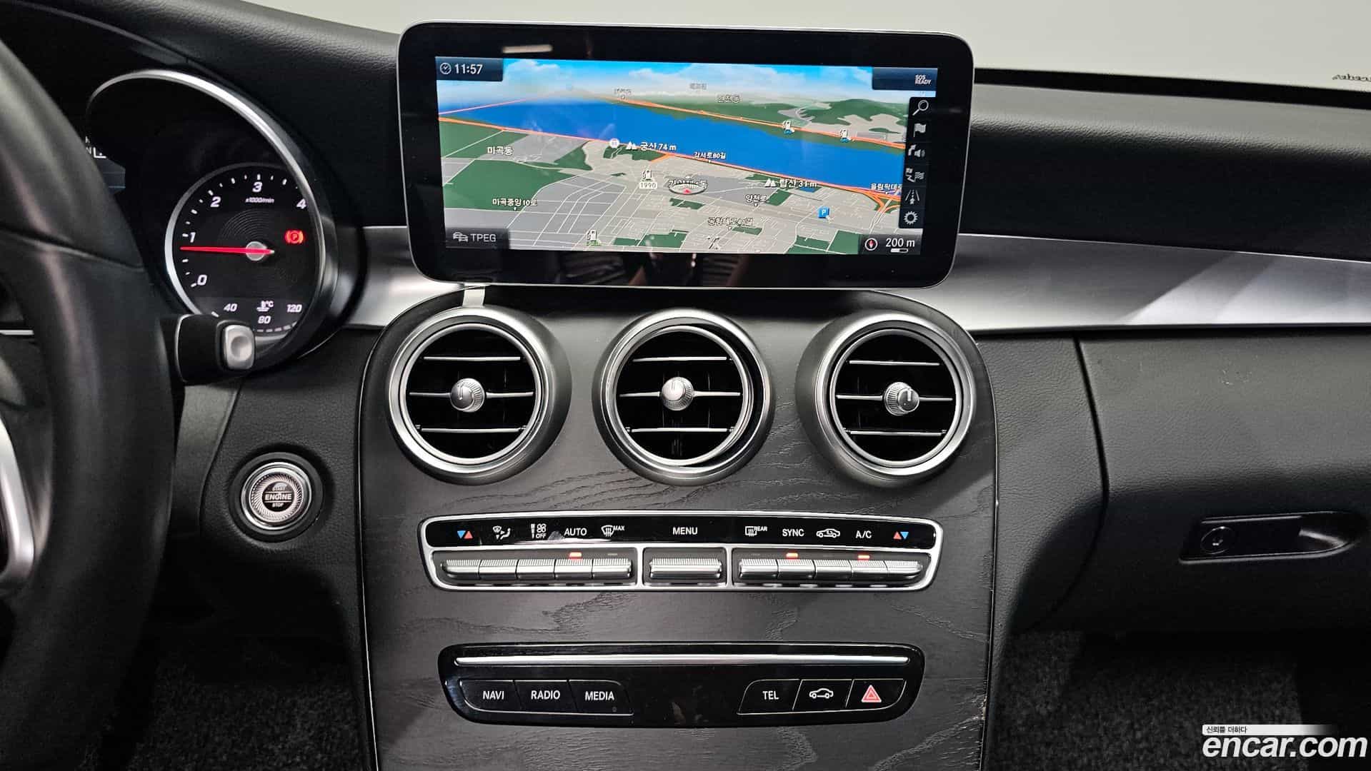 C-Class Mercedes-Benz 2019.1-OPTION-017
