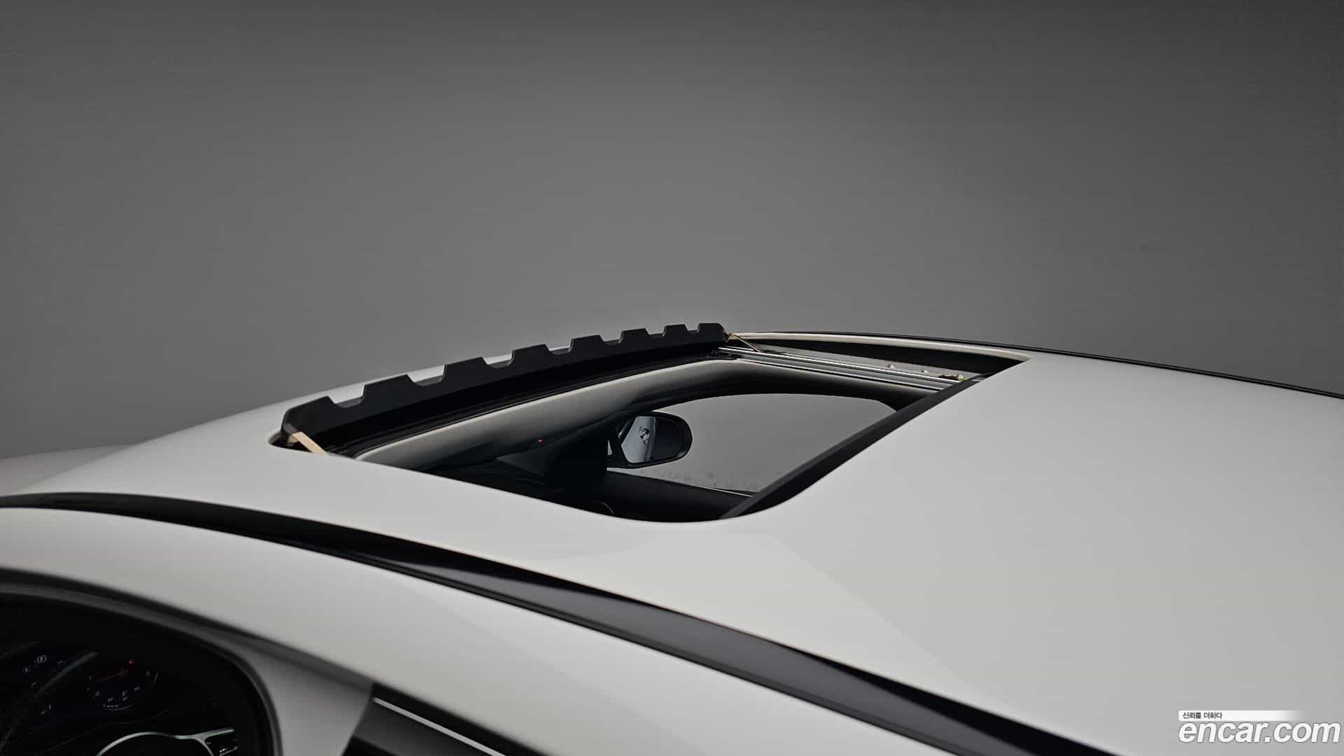 C-Class Mercedes-Benz 2019.1-OPTION-020