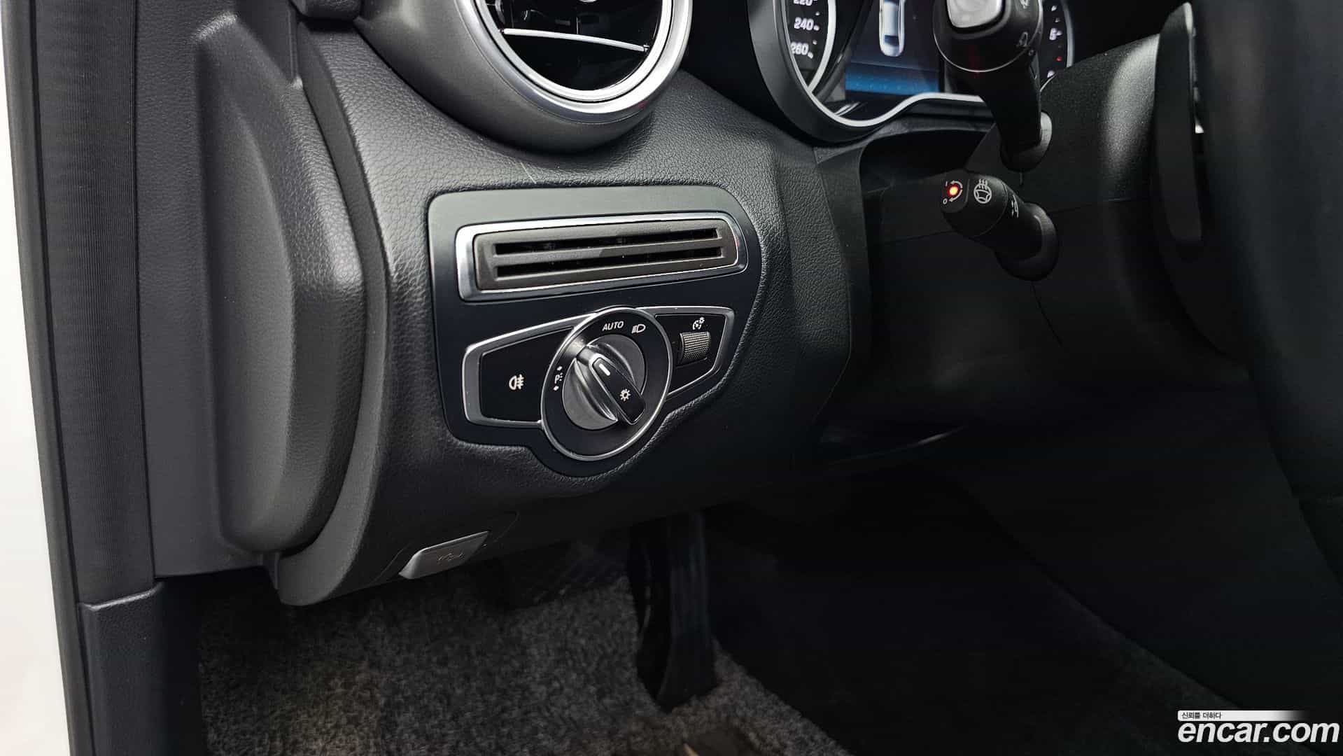C-Class Mercedes-Benz 2019.1-OPTION-022