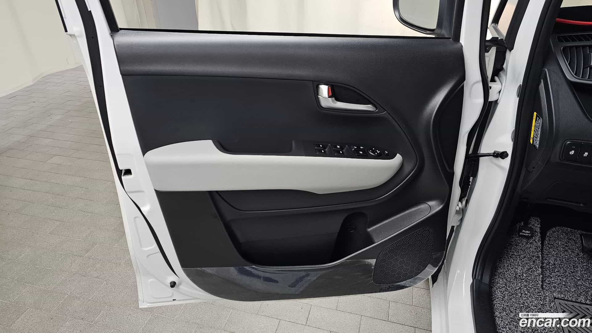 RAY Kia 2023.1-INNER-034
