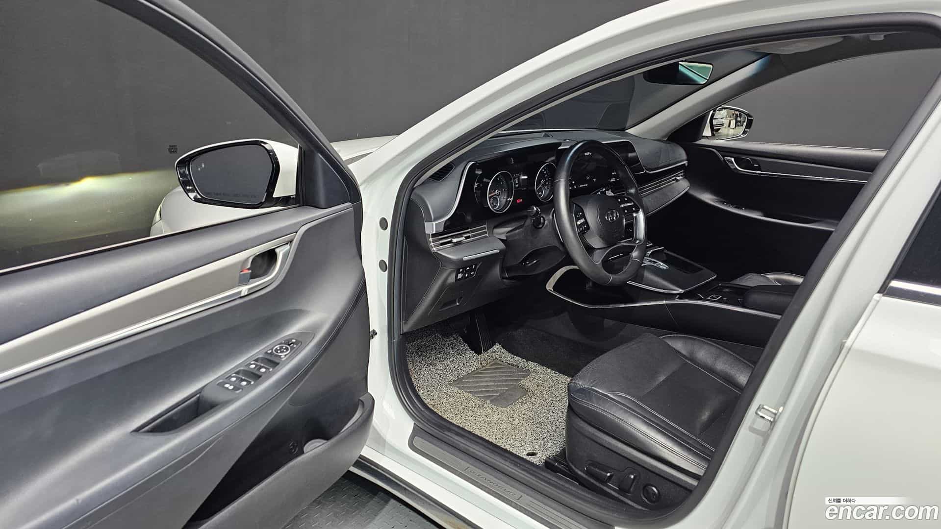 Grandeur Hyundai 2020.10-INNER-010