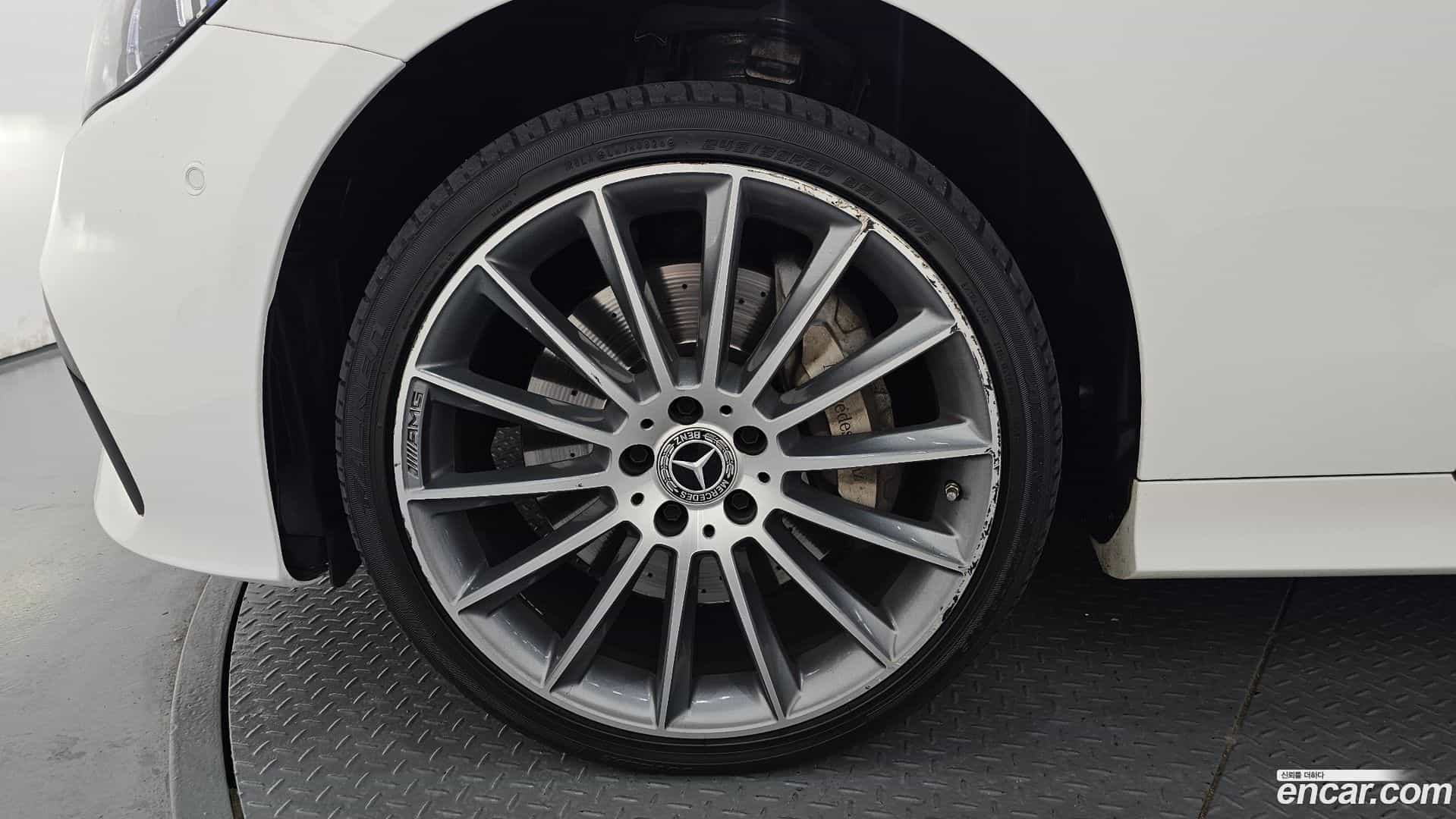 E-Class Mercedes-Benz 2022.3-OUTER-005