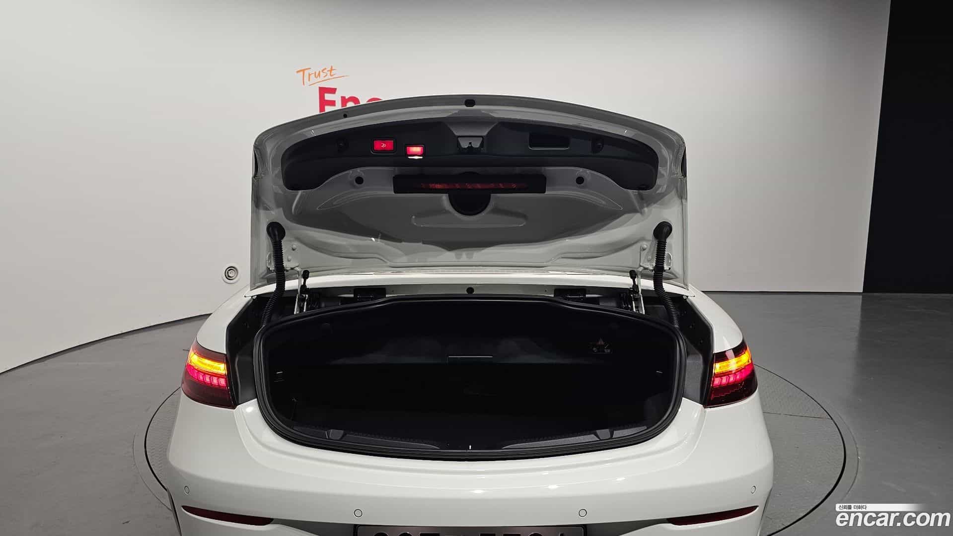 E-Class Mercedes-Benz 2022.3-OPTION-024